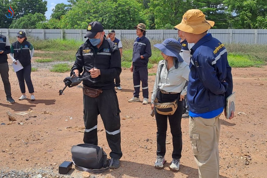 กรมโรงงานฯ ลุยตรวจสภาพน้ำบริเวณโดยรอบ บ.เอกอุทัย ต.สามบัณฑิต อ.อุทัย จากเหตุสารเคมีรั่วไหล หวั่นปนเปื้อนน้ำผิวดินและน้ำใต้ดิน