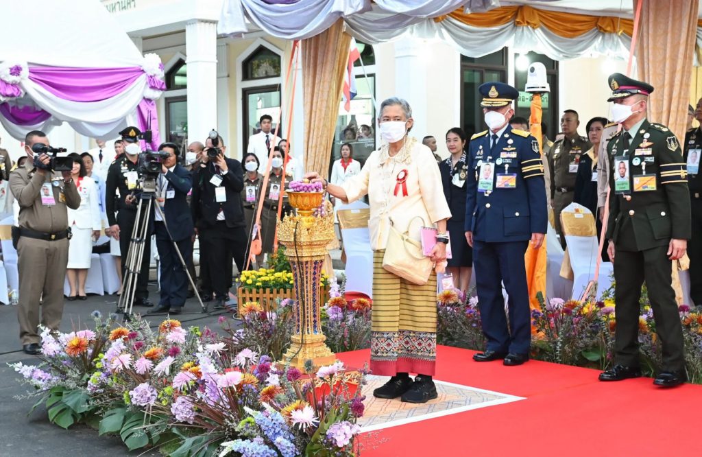 สมเด็จพระกนิษฐาธิราชเจ้า กรมสมเด็จพระเทพรัตนราชสุดา เจ้าฟ้ามหาจักรีสิรินธร มหาวชิราลงกรณวรราชภักดี สิริกิจการิณีพีรยพัฒน รัฐสีมาคุณากรปิยชาติ สยามบรมราชกุมารี อุปนายิกาผู้อำนวยการสภากาชาดไทย เสด็จพระราชดำเนินไปทรงเปิดงานกาชาดประจำปี 2567