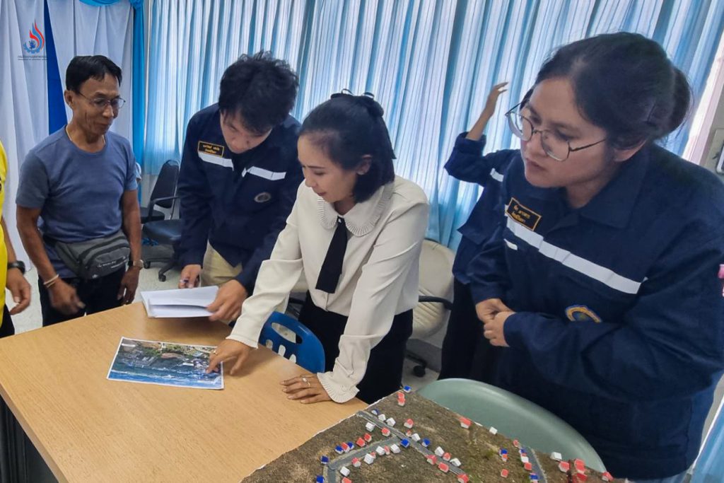 (เสื้อขาว) ดร.มนัสวี เฮงสุวรรณ นักธรณีวิทยาชำนาญการ กรมทรัพยากรน้ำบาดาล เป็นผู้บรรยาย