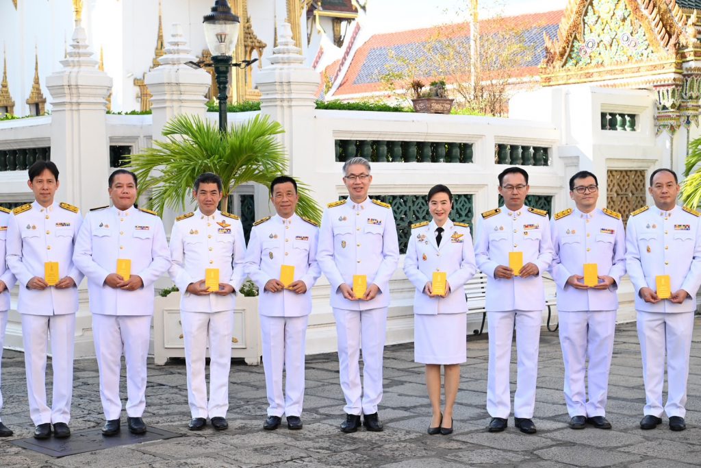 อธิบดีกรมโรงงานฯ  ร่วมลงนามถวายพระพรชัยมงคล พระบาทสมเด็จพระเจ้าอยู่หัว และสมเด็จพระนางเจ้าฯ พระบรมราชินี เนื่องในโอกาสขึ้นปีใหม่ 2568